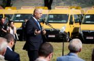 Siguranța copiilor noștri este temelia viitorului. Localități din Ținutul Secuiesc au primit autobuze școlare